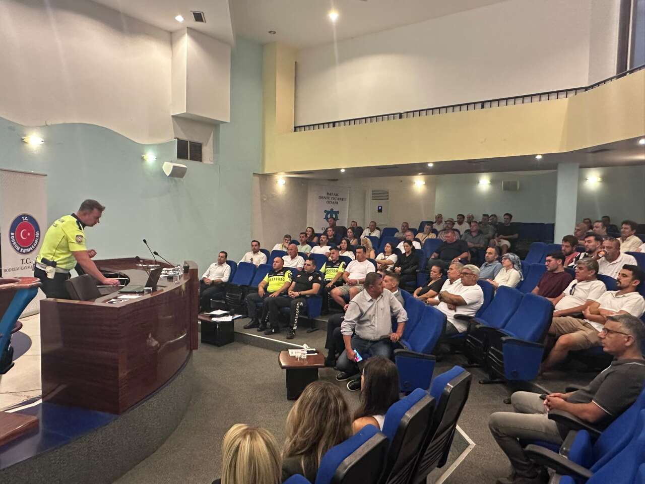 Bodrum’da Öğrencilerin Güvenli Ulaşımı İçin Servis Şoförleriyle Toplantı Yapıldı 4